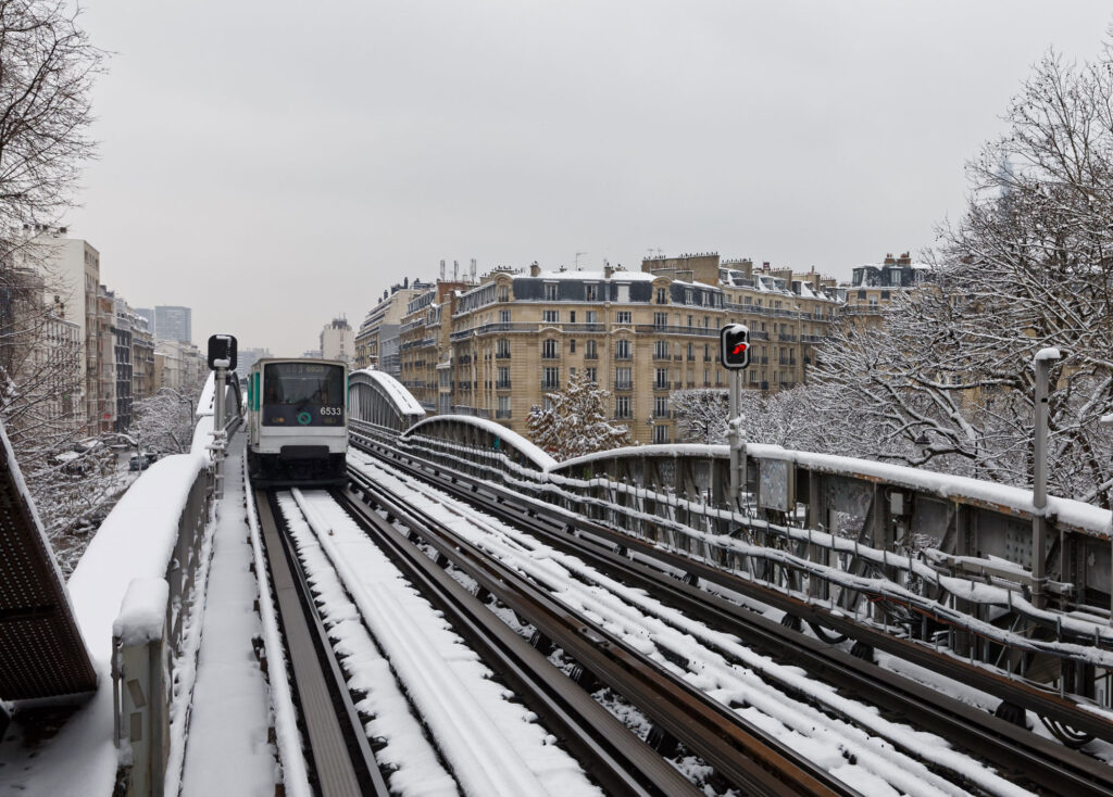 Metro paris vibrations neige